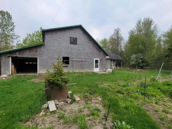 1324 Shore Road, Lamoine, ME 04605