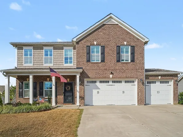 1000 Harvest Point Dr, Fuquay Varina, NC 27526