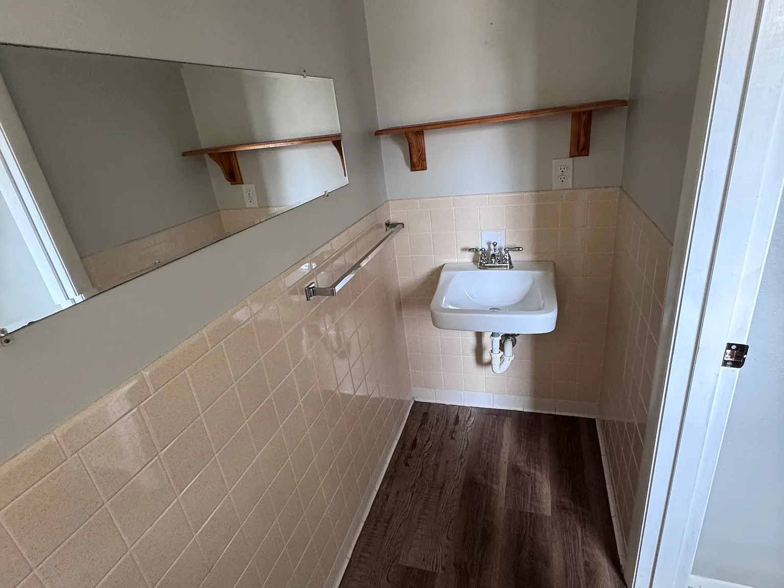 3 bed, 1.5 bath, 1668 sqft, $1,800 — Photo 3