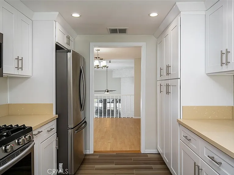 402 El Centro St — Photo 12