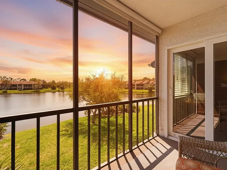 240 Cypress Ln #240 — Photo 3