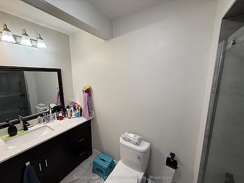 130 Ashurst Cres Photo 1