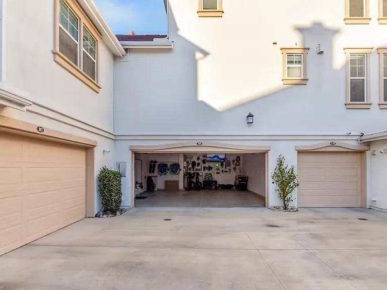 760 Harbor Cliff Way #118 — Photo 28