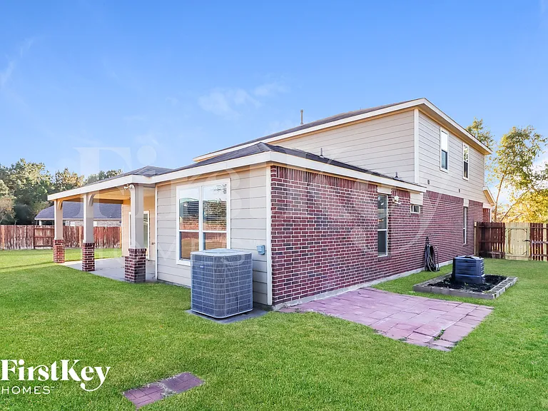 16302 Stable Manor Ln — Photo 15