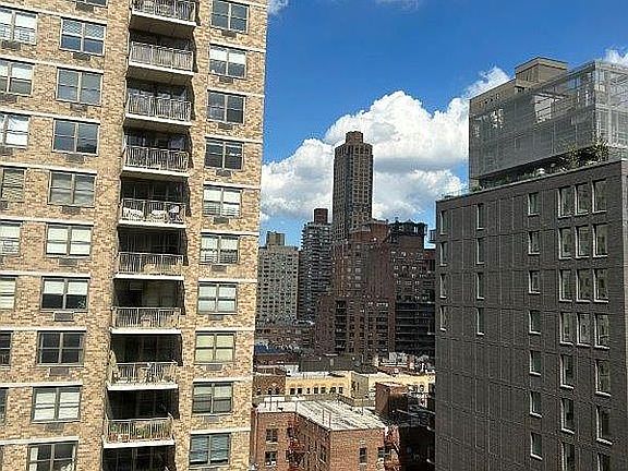 5th image of 308 E 79th St APT 13B