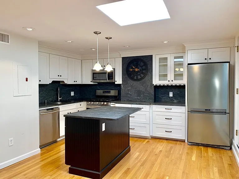 105 Bartlett St #3 — Photo 1