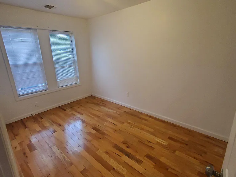 81 Summer Ave #3 — Photo 9