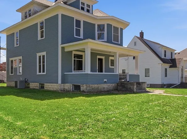 615 1st St, Kenyon, MN 55946