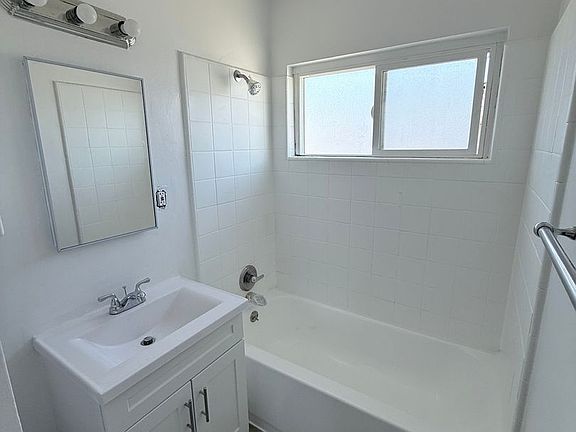 5th image of 3573-3577 Norton Ave #3573-C