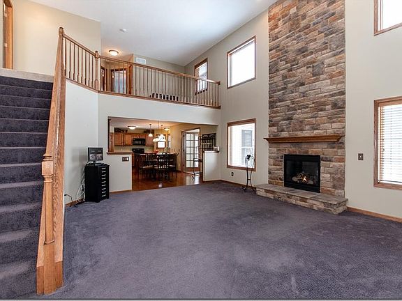 3rd image of 3412 Stoney Creek Cir