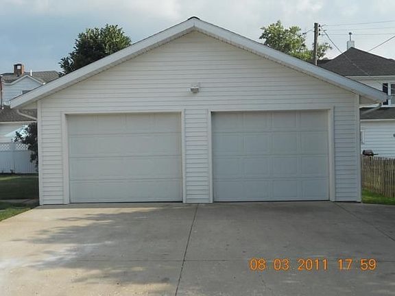 3rd image of 104 N Long St