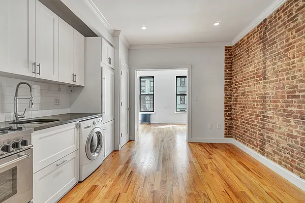 Rented by Compass | media 7