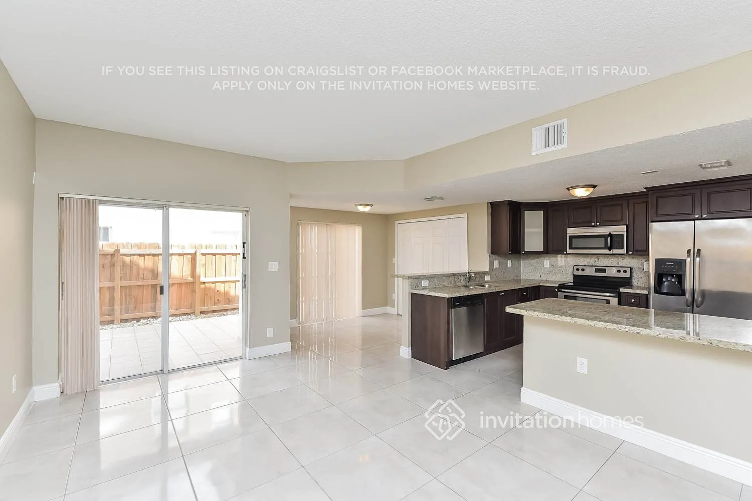 15935 SW 83rd Ter Miami, FL 33193 — Photo 4