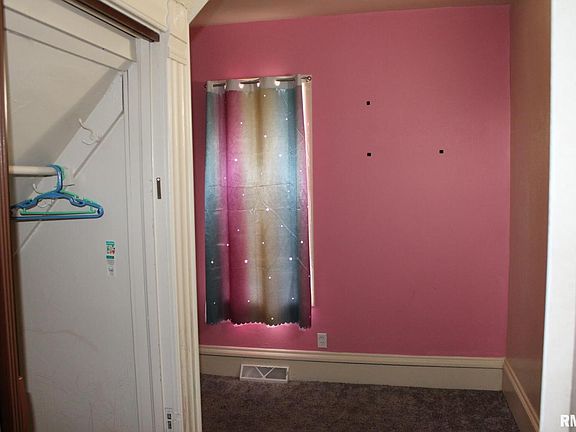 4th image of 120 N Hill St