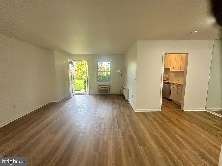 155 Talbott St #155 — Photo 3