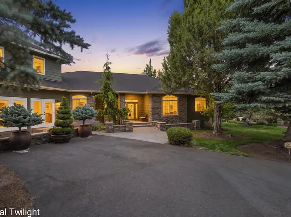 2390 Osprey Dr, Redmond, OR 97756