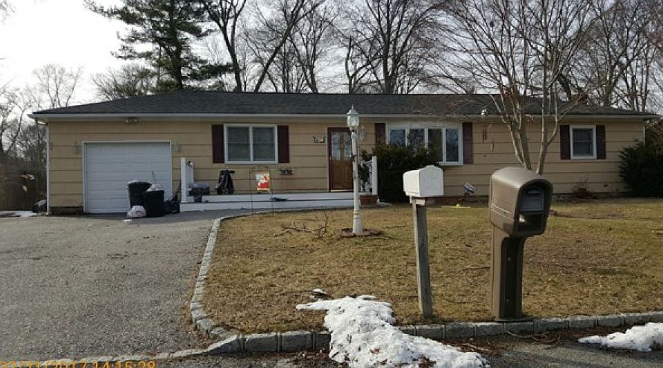 1st image of 8 White Oak St