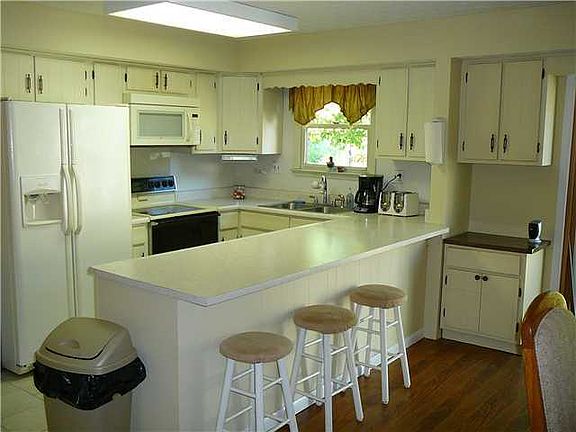 2nd image of 54 Valley Dr