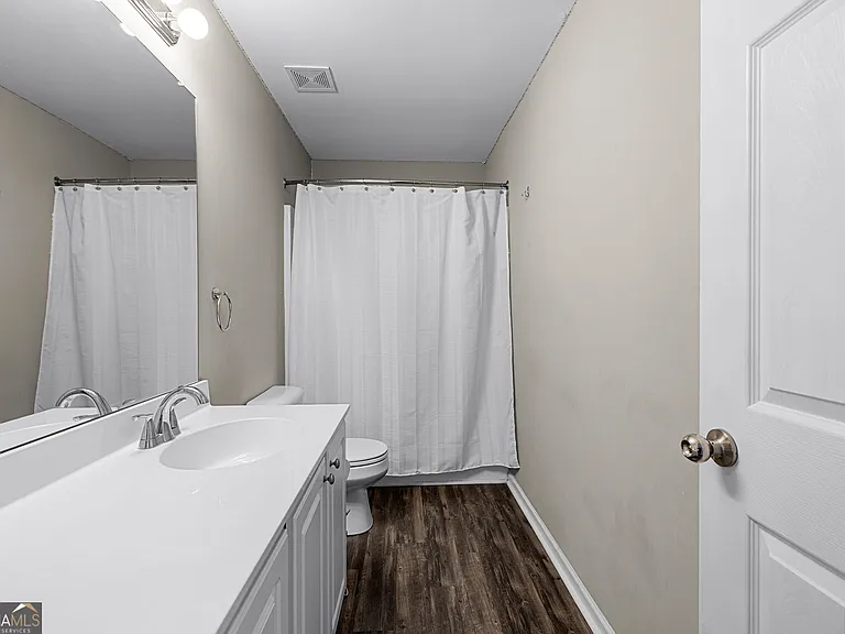 77 Lakeshore Pkwy — Photo 30