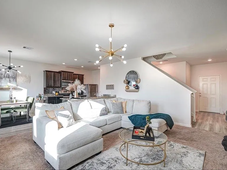 7943 Vacek Meadows Loop — Photo 5