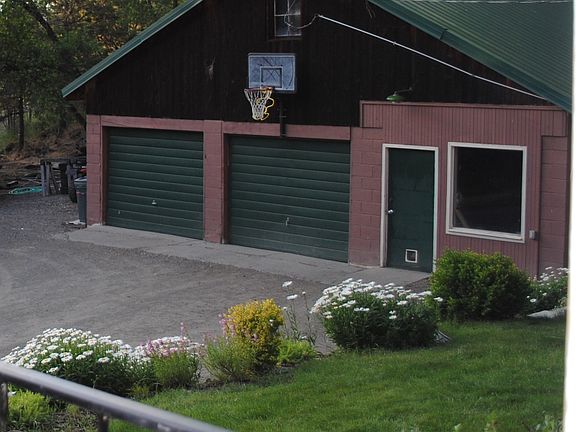 garage/ shop/ loft above