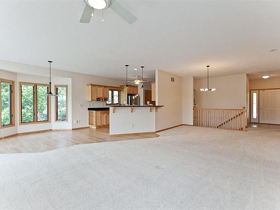 4th image of 1455 Buckingham Pl