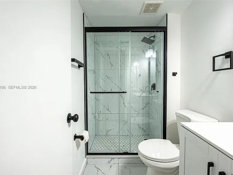 2575 SW 27th Ave — Photo 14