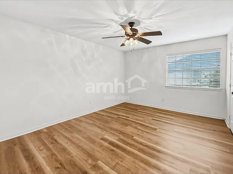 10917 Spruce Dr S — Photo 13