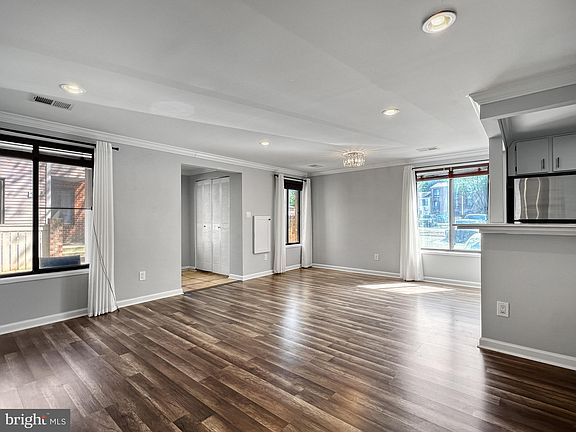 3rd image of 9663 Brassie Way