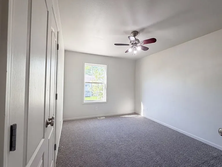 1105 Fox Run Trl — Photo 1