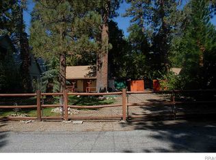 1091 Comanche Rd, Fawnskin, CA 92333