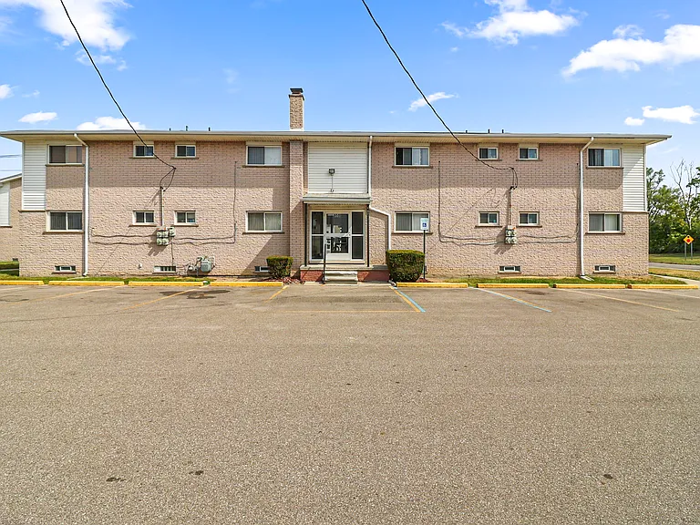 550 Harrison Blvd — Photo 17