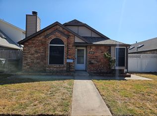 2116 Westmore Dr, Moore, OK 73170