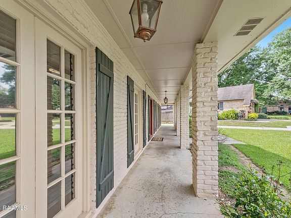 4th image of 111 Duncan Cir