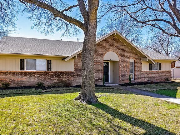 2nd image of 431 Shady Brook Pl