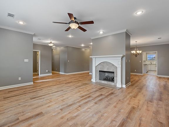 4th image of 28 Glasgow Ct