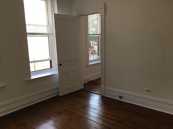 5th image of 324 W Willow St APT 1F