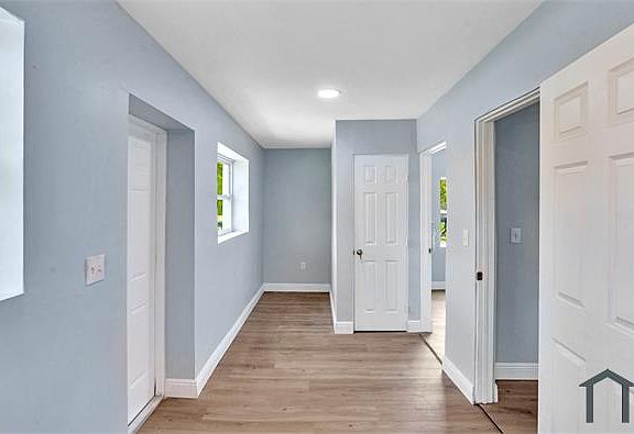 5th image of 621 S M St