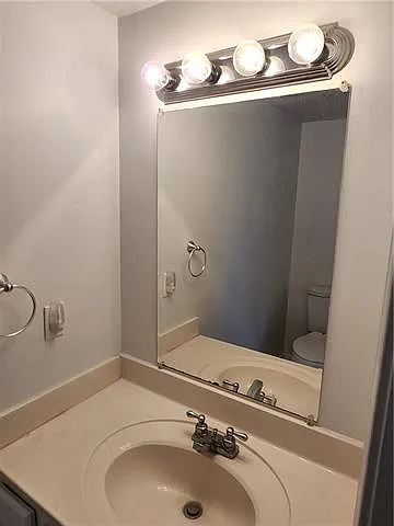 870 Marina Dr #B — Photo 13