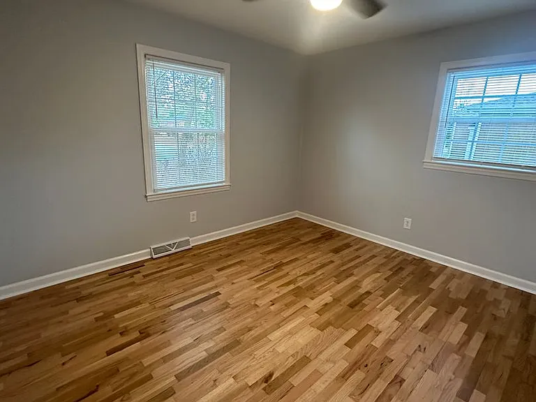 1109 Sidney Dr — Photo 12
