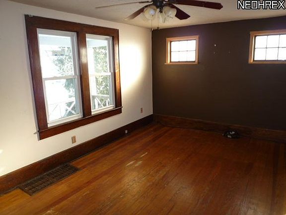 4th image of 94 Hazelwood Ave