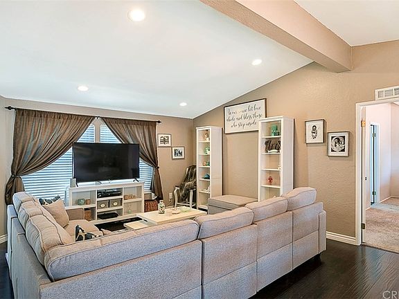 4th image of 27539 Onyx Ln