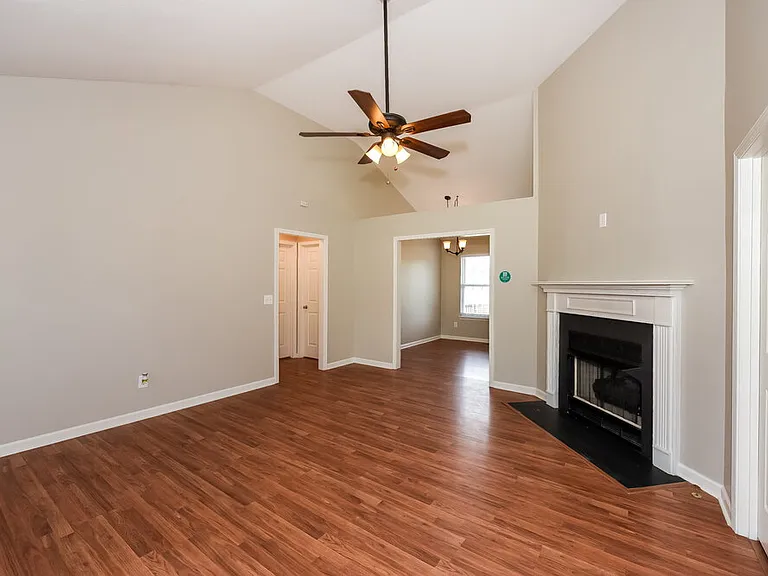 534 Summit Way — Photo 4