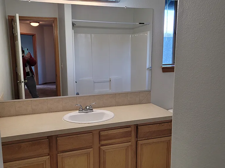 599 SE Jack Ave — Photo 6