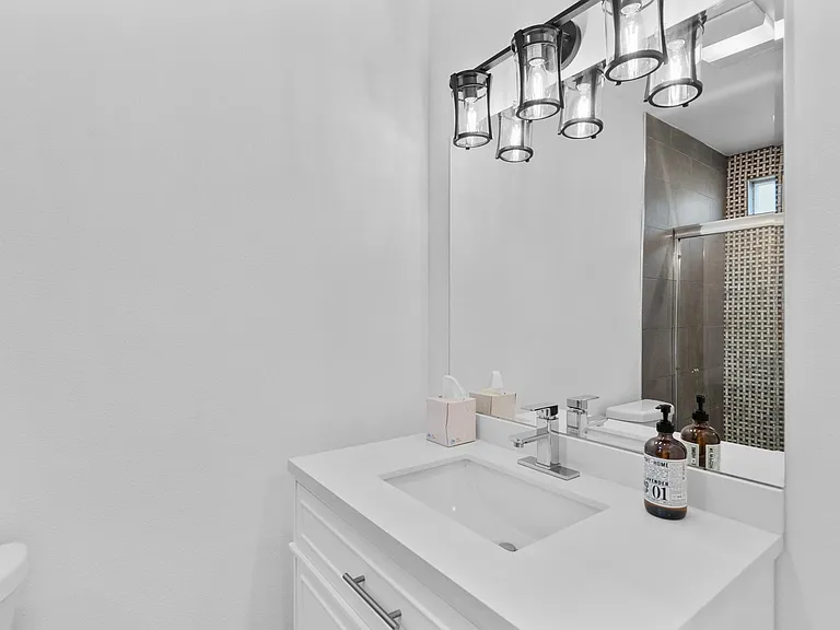 2508 Colonia Ave — Photo 14