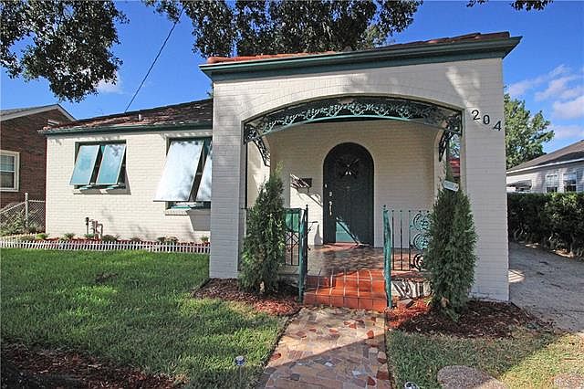 1st image of 204 Transcontinental Dr