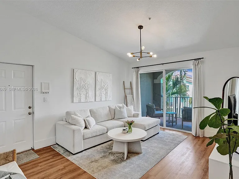 6841 SW 44th St #305 — Photo 6