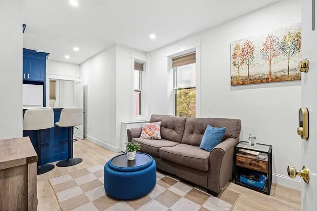 2 bed, 450 sqft, $3,800 — Photo 2