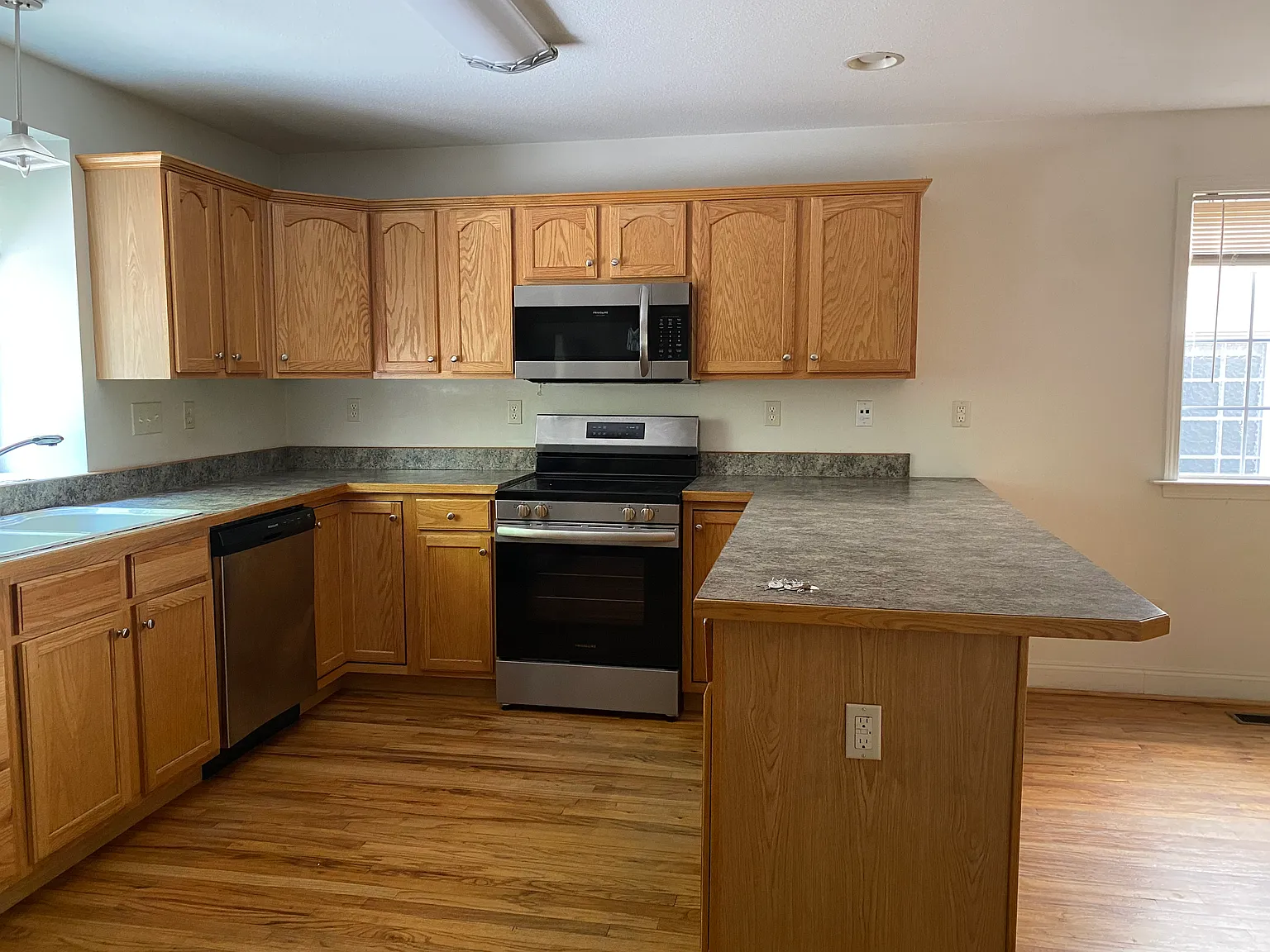 2 bed, 2.5 bath, $2,010 — Photo 2