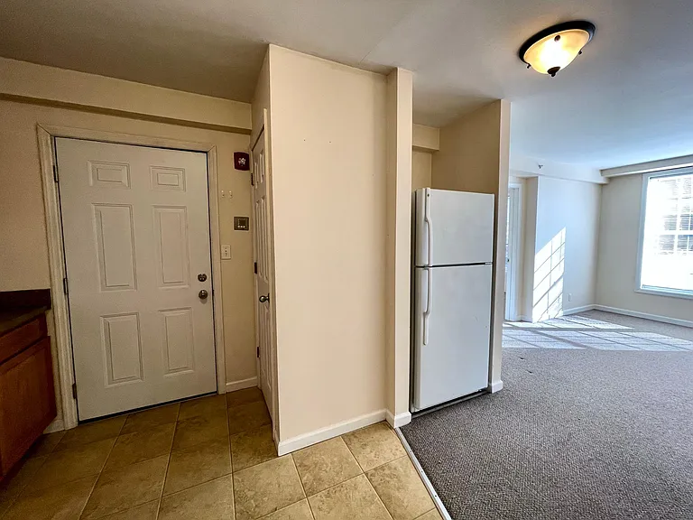 8 Parker St #4 — Photo 6